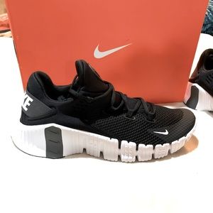 NIB! Nike Free Metcon 4/(Mens 11.5/Womens 13)